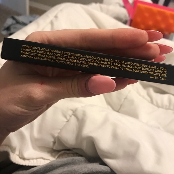 Farah 18 hr liquid eyeliner felt pin point tip marker style pen - Picture 2 of 5